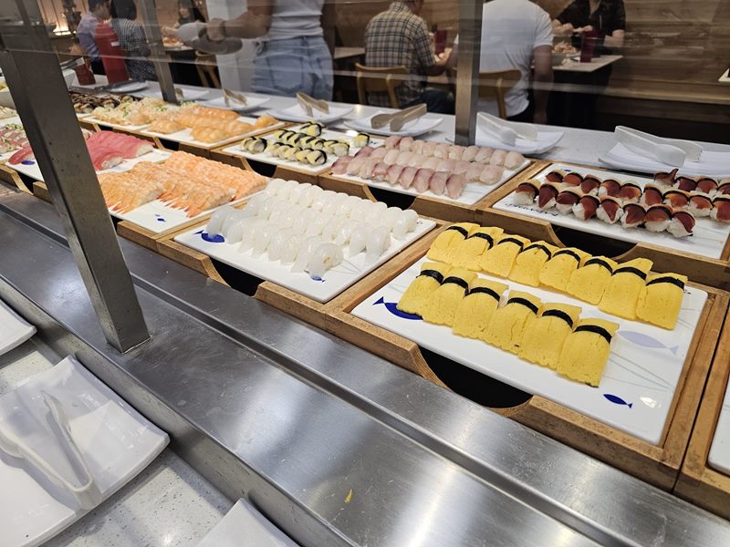Oraora Sushi Buffet food